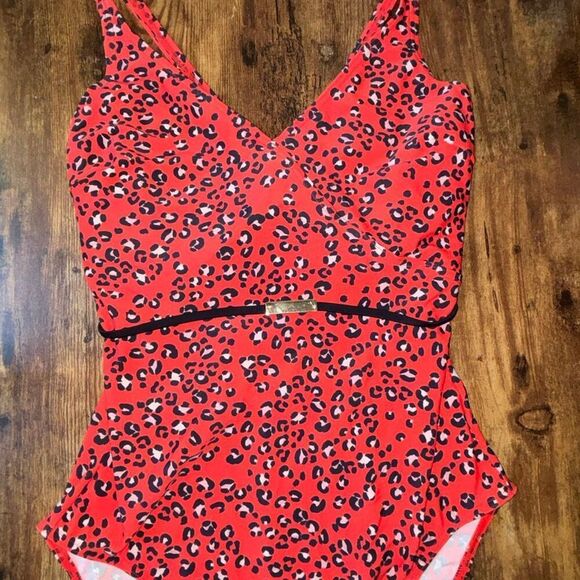 NWOT Figleaves one piece swimsuit 38DD red cheetah print belted - Picture 7 of 9